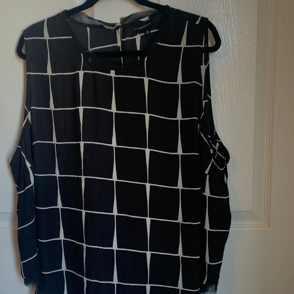 Black/white geometric sleeveless top 3X